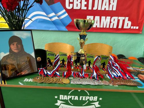 Аржаанда маадырлар парталары