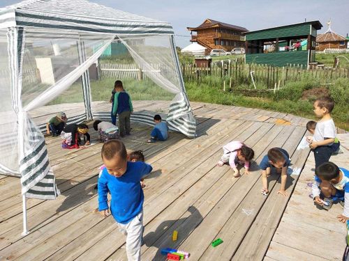 Воспитанники детского дома номер один города Кызыла вернулись из пансионата «Серебряное озеро», расположенного на озере Дус-Холь 