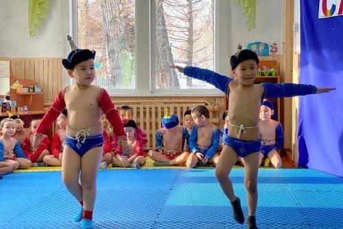 Уруглар садтарында хүреш