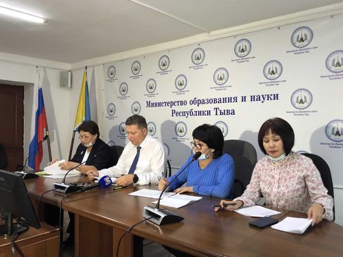 До 15 ноября тувинские учителя обязательно получат зарплату