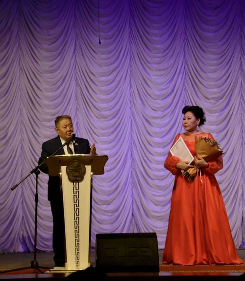 В Туве на одного Заслуженного работника культуры России стало больше