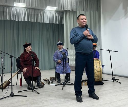 Бүгү чүүлдү тиилелгеже: Мөңгүн-тайгажылар ээлчеглиг ачы-дуза чыылдазын белеткеп кирипкен