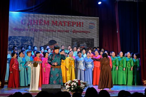 «Тылдың ишчилери – фронтуга» шуулган 600 хире аваны чыгган