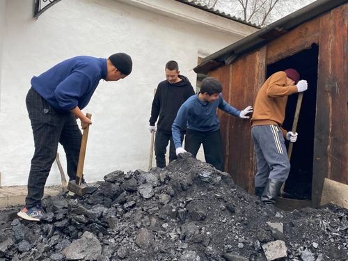 Волонтеры #МыВместе оказали адресную помощь семье погибшего героя