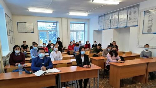 В текущем году в школах Тувы за парты сядут 73 828 учеников