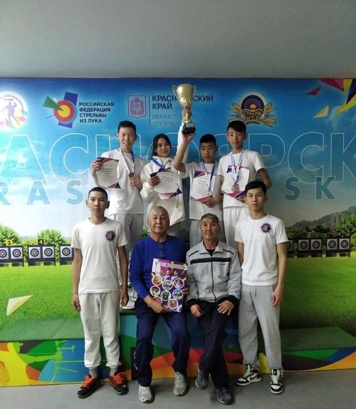 Команда Тувы по стрельбе из лука стала чемпионом краевых соревнований в Красноярске