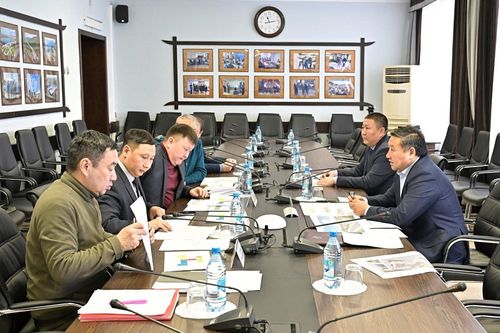 Өөредилге албан черлеринге үндезин септелге программазы-биле Ак-Довурактың 3 дугаар школазын чаартыр