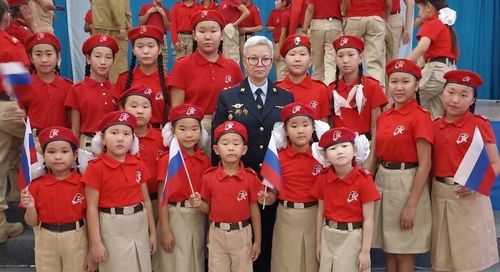 В Туве более 400 школьников вступили в ряды «Юнармии»