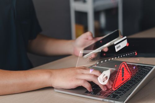 ВТБ: мошенники усовершенствовали схему с NFC-клонами карт