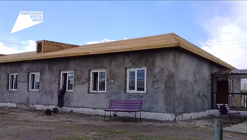 В селе Аксы-Барлык обновляют местную школу