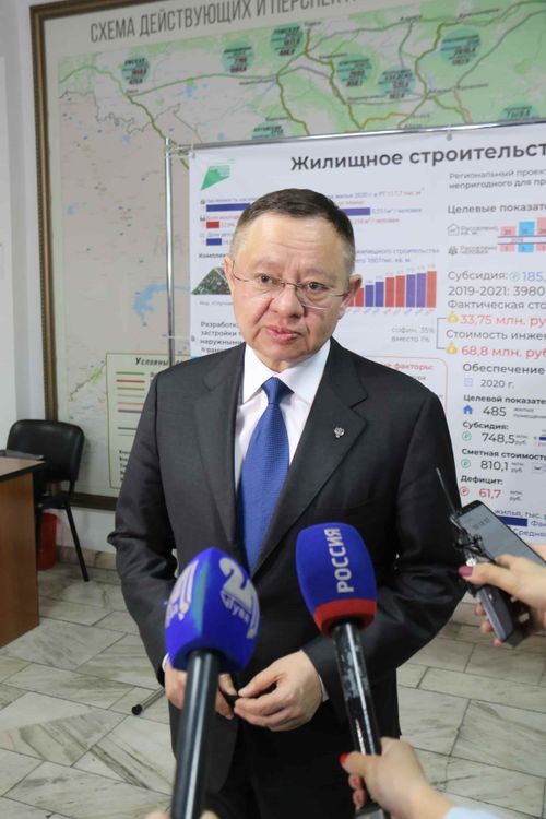 Министр строительства России проинспектировал строительную отрасль Тувы