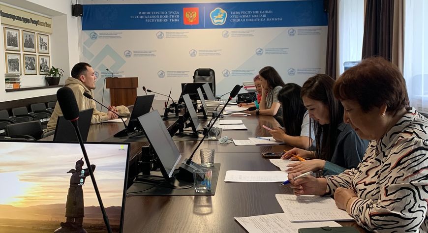 В Туве состоялась республиканская комиссия по социальным контрактам