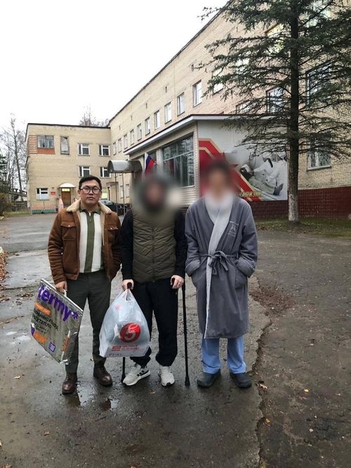 Посещение военнослужащих в госпиталях продолжается