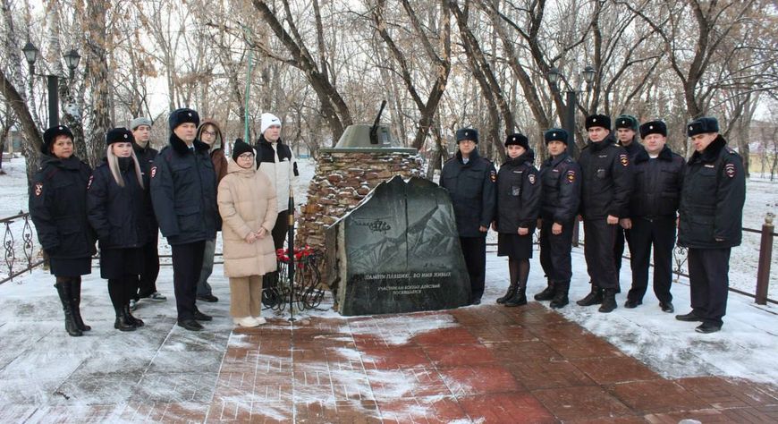 Уважаемые сотрудники полиции и ветераны органов внутренних дел!Поздравляю Вас с профессиональным праздником!