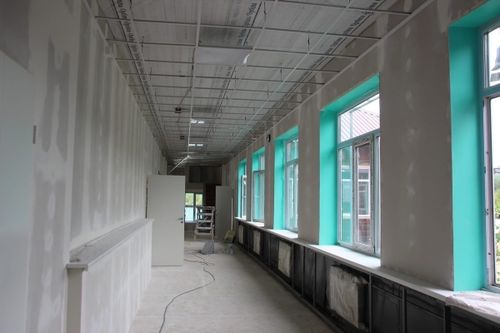 Народная программа «Единой России» поможет отремонтировать более 1500 школ по всей России