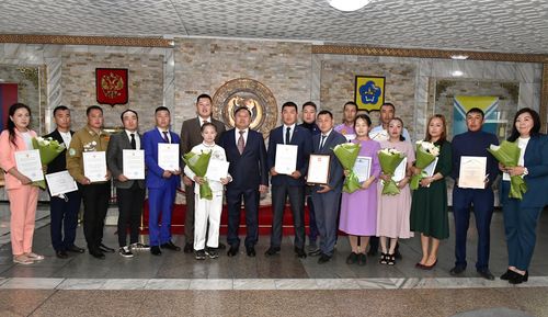 Аныяктар хүнүнде Чазак Бажыңынга