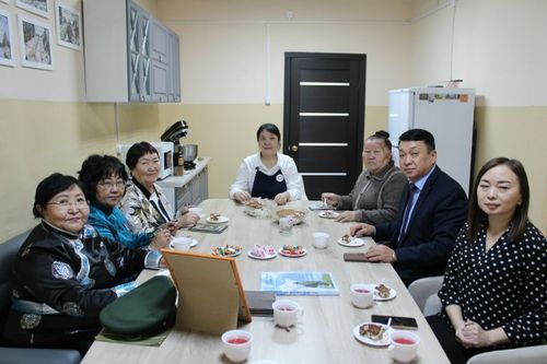 В Кызыле прошел мастер-класс по приготовлению тирамису для матерей погибших героев