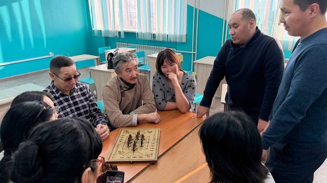 Башкылар ажык кичээлдерни эрттирген