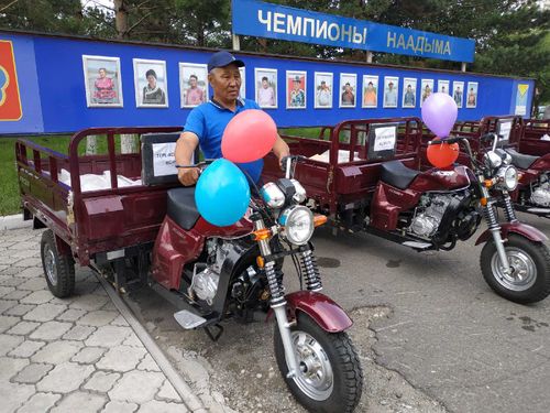 В Туве по итогам Наадыма-2019 года наградили лучших животноводов 