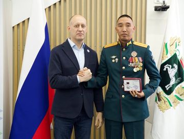 Участник программы «Герои Тувы» Монге Тагба удостоен общественной медали «За службу Родине»