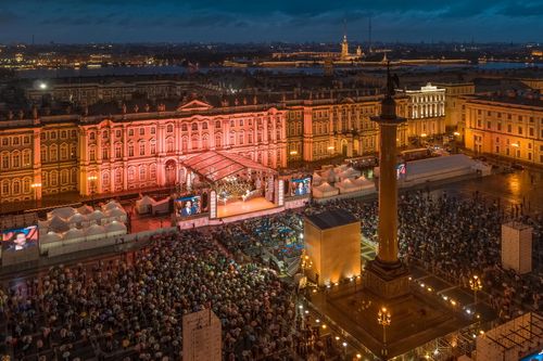 В Абакане в День города «Ростелеком» покажет «Классику на Дворцовой»