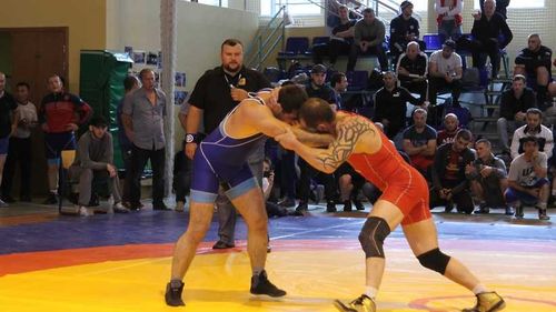 Тувинские ветераны-вольники привезли три медали с Чемпионата страны по вольной борьбе 