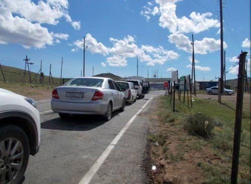 Контроль за ситуацией на таможенном пункте «Хандагайты – Боршоо»: меры против торговцев местами в очереди