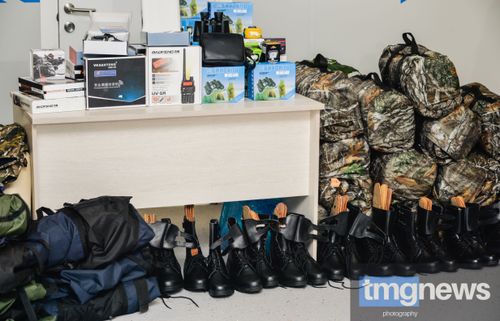 Помощь от всей души: Коллектив Инфекционной больницы передали вещи для военнослужащих