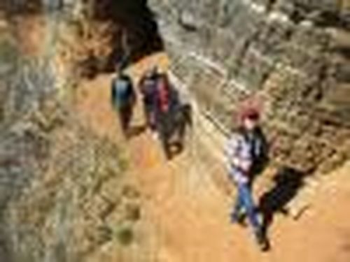 Поход к Красным пещерам