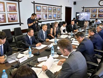 Глава Тувы провел рабочую встречу с представителями китайской компании «ZhongTong Mining»