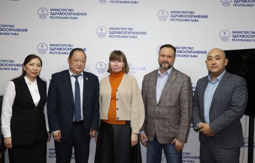 Минздрав Тувы будет решать проблемы здоровья в семьях республики совместно с Иркутском