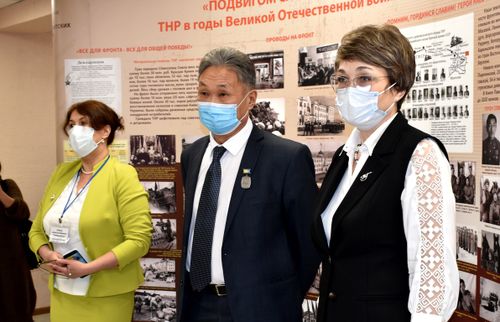 В День науки в Туве наградили заслуженных и поощрили молодых учёных