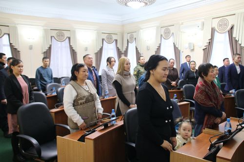 В Туве семьям погибших военнослужащих вручены ордена Мужества