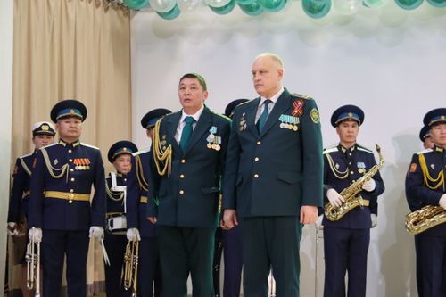 Профессионал байырлалын демдеглээн