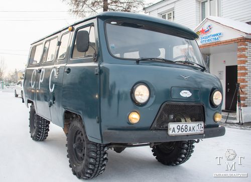Кызылский район передал нашим бойцам в зоне СВО машину