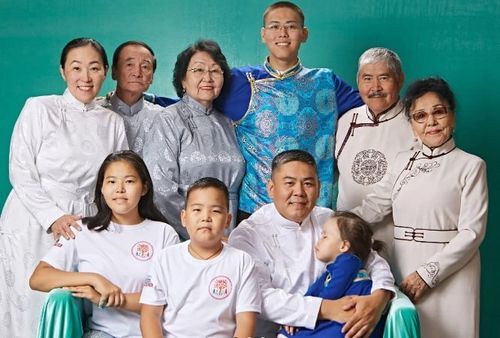 Семьи Тувы приглашают к участию в конкурсе «Это у нас семейное»