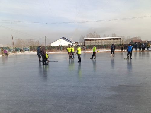 В Ак-Довураке прошел республиканский турнир по пешему хоккею