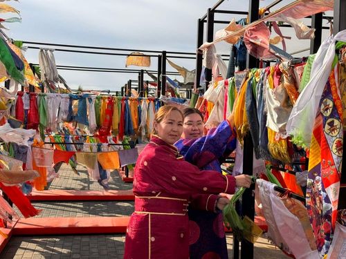 Преподаватели ТувГУ ведут научно-исследовательские работы по изучению буддийских традиций в семье