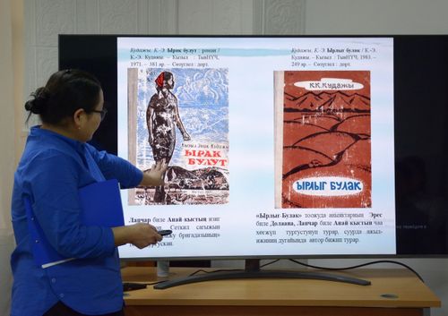 Кызылдың 2 дугаар школазының өөреникчилери-биле ужуражылга