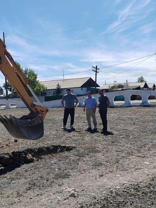 В Эрзинском районе приступили к строительству спортивного зала