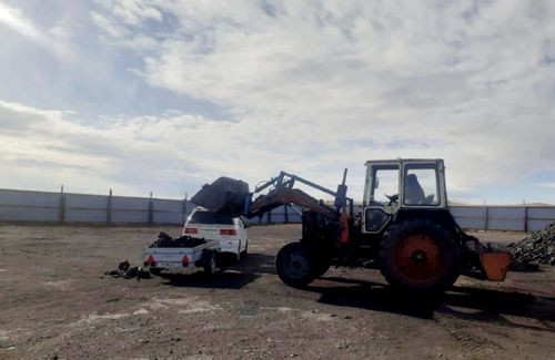 Үжен үш тонна хөмүр курлавыры бар