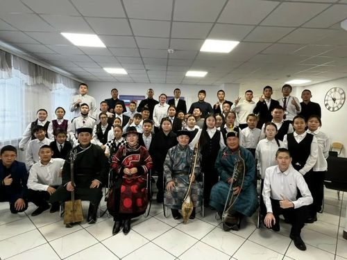 Онзагай кижилерге тураскааткан ай