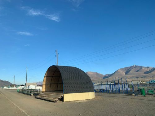 Новое общественное пространство в Мугур-Аксы: стадион готов к открытию