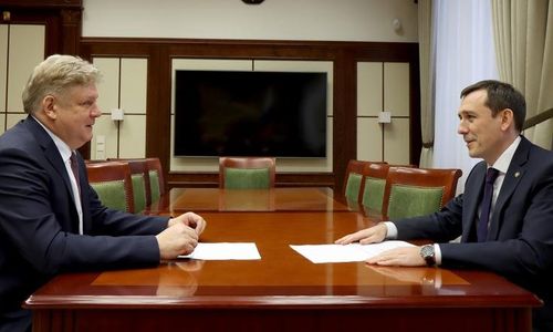 Итоги и задачи дальнейшей работы по борьбе с теневыми финансовыми схемами полпред обсудил с Дмитрием Шоттом