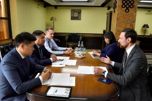 Глава Тувы провёл рабочую встречу с руководителем Корпорации развития Енисейской Сибири