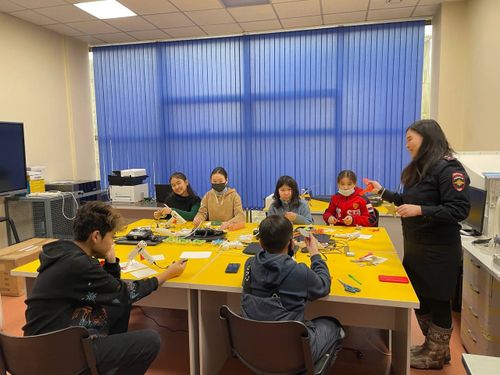 БЕШ ХҮН БЕ АЗЫ АЛДЫ ХҮН БЕ?