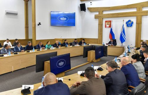 Глава Тувы встретился с членами партии «Единая Россия», избранными в Верховный Хурал