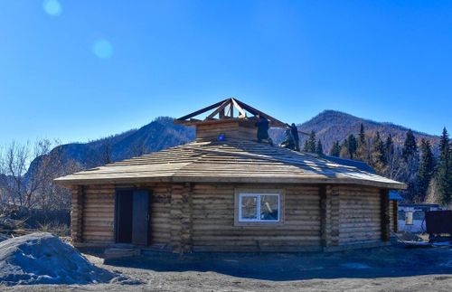 В. Ховалыг: “Амыдыралдың шынары каяа-даа бир дөмей болур ужурлуг».