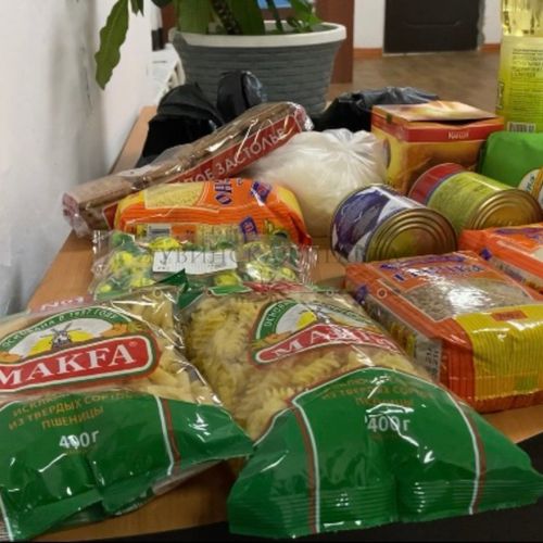 Подарок за прививку. Людям 60+ раздают продуктовые наборы