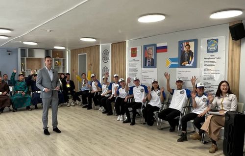 Союз здоровья: телемост между Тувинским техникумом и Луганским колледжем в День здоровья